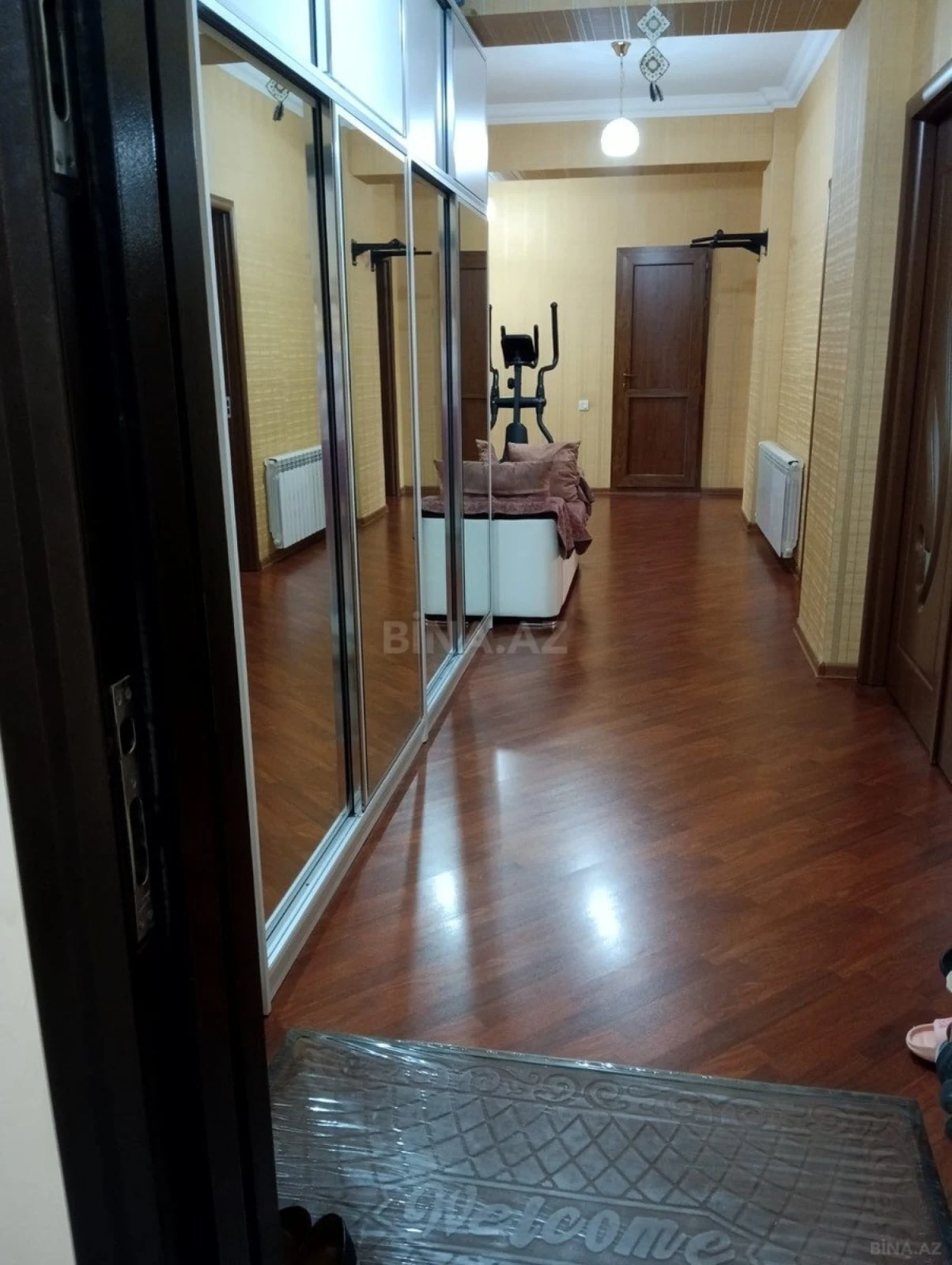 Satılır 3 otaqlı mənzil 138 m²