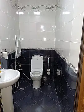 Satılır 3 otaqlı mənzil 138 m²