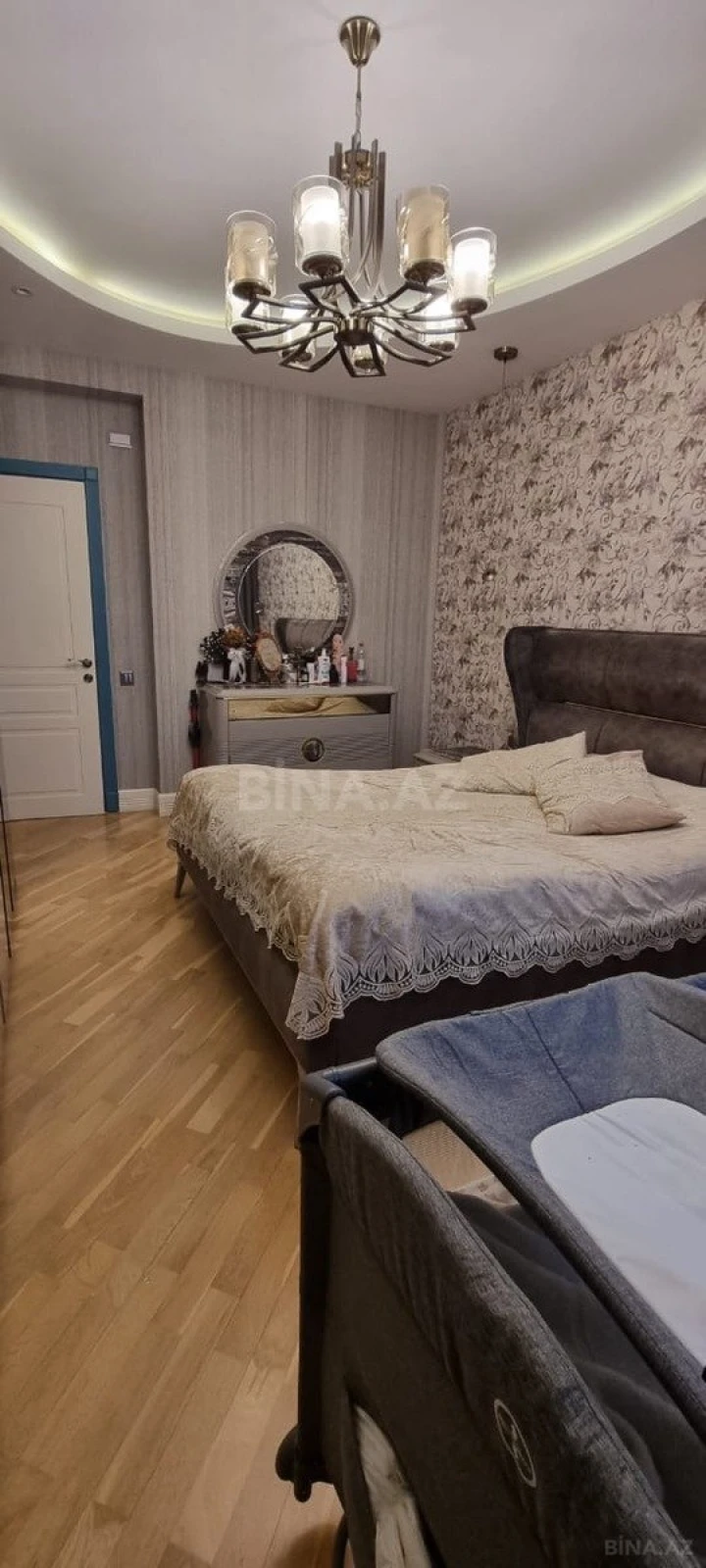 Satılır 3 otaqlı mənzil 110 m²