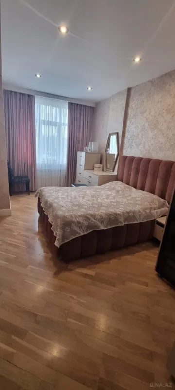 Satılır 3 otaqlı mənzil 110 m²