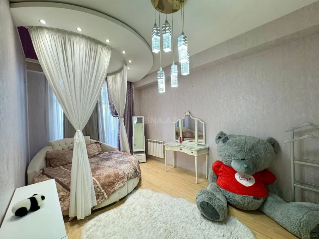 Satılır 3 otaqlı mənzil 117 m²