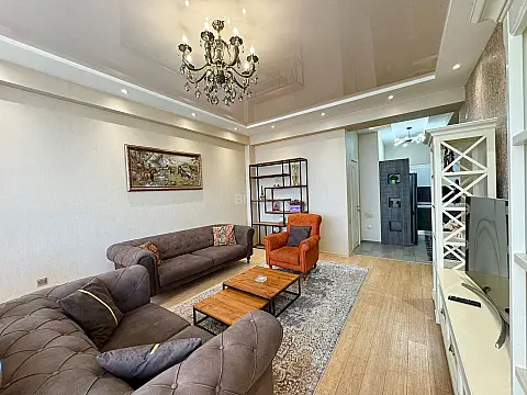 Satılır 3 otaqlı mənzil 117 m²