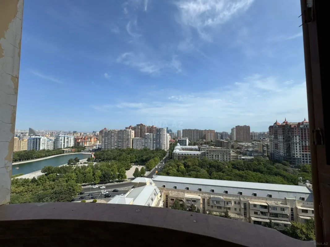 Satılır 3 otaqlı mənzil 117 m²