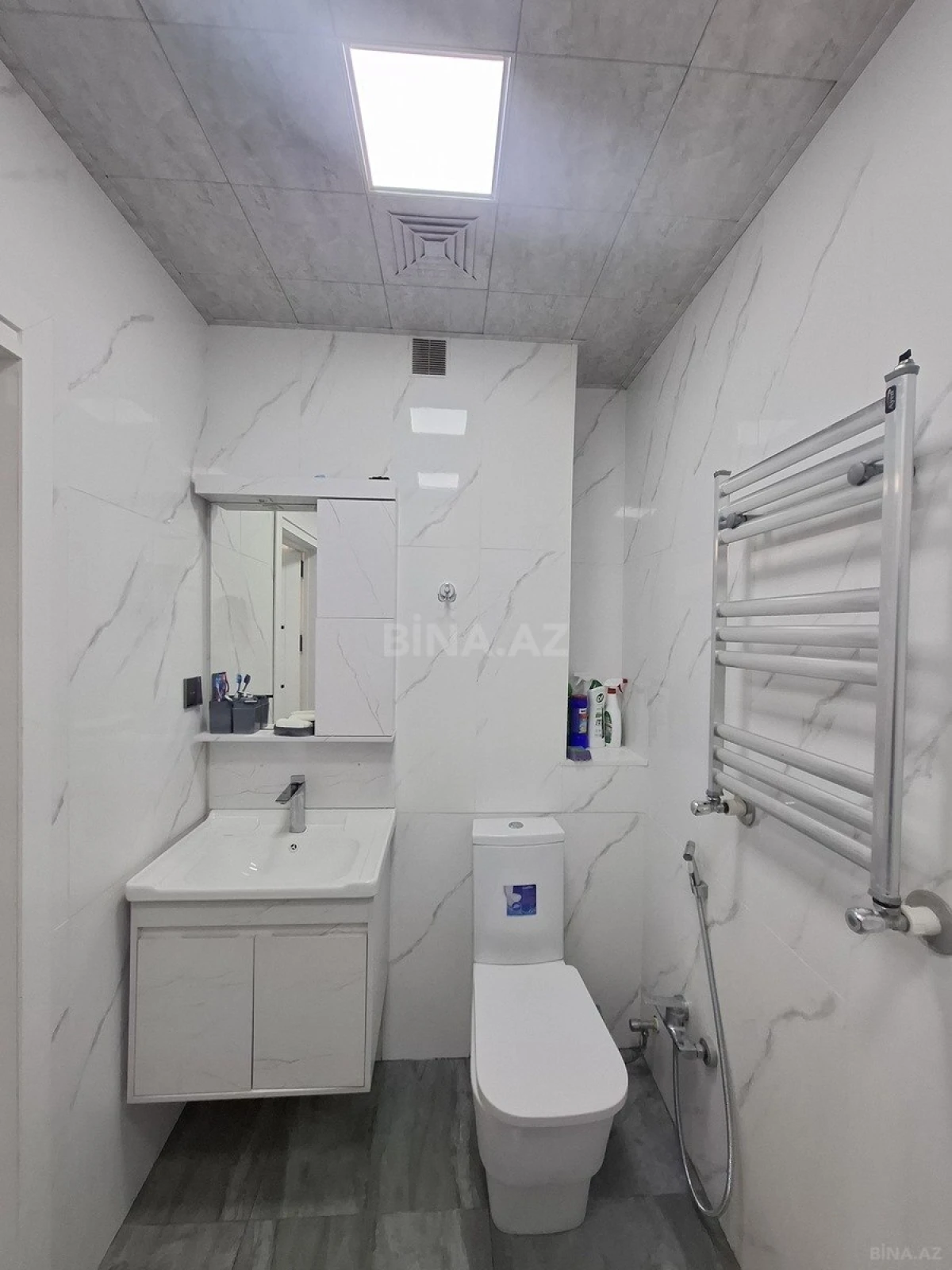 Kirayə verilir 2 otaqlı mənzil 60 m²