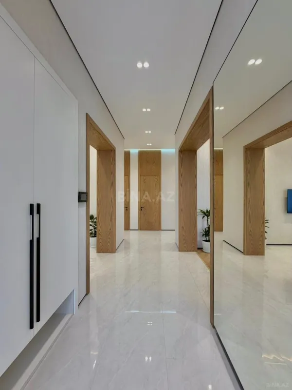 Satılır 5 otaqlı həyət evi 250 m²