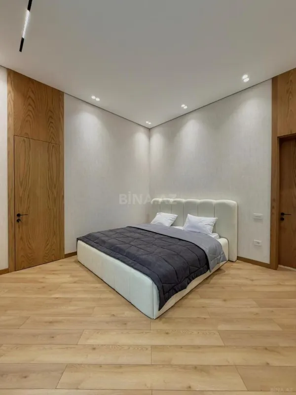 Satılır 5 otaqlı həyət evi 250 m²