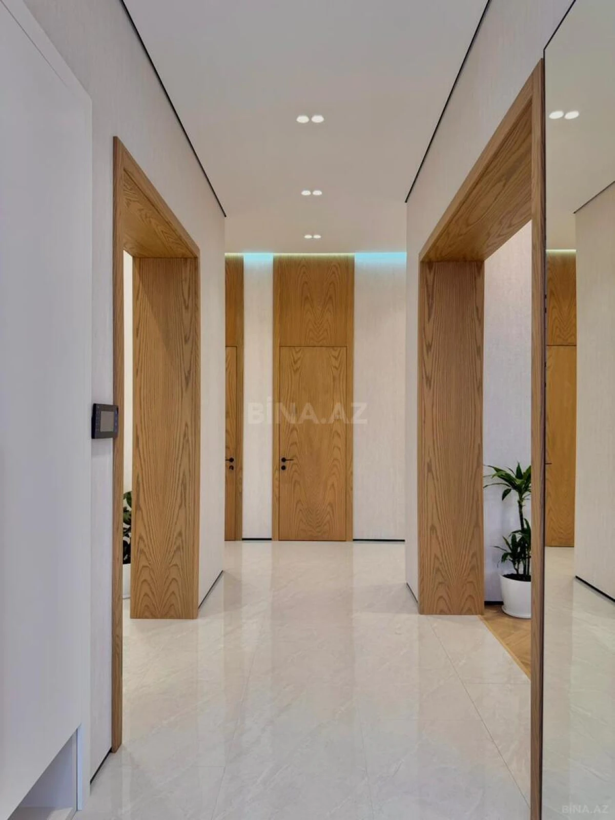 Satılır 5 otaqlı həyət evi 250 m²