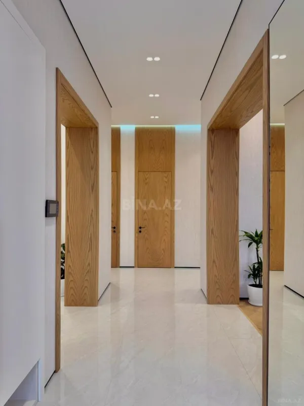 Satılır 5 otaqlı həyət evi 250 m²