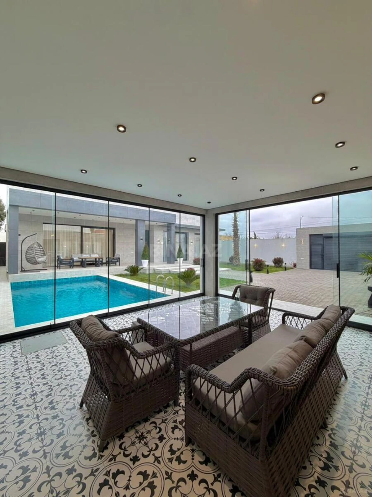 Satılır 5 otaqlı həyət evi 250 m²