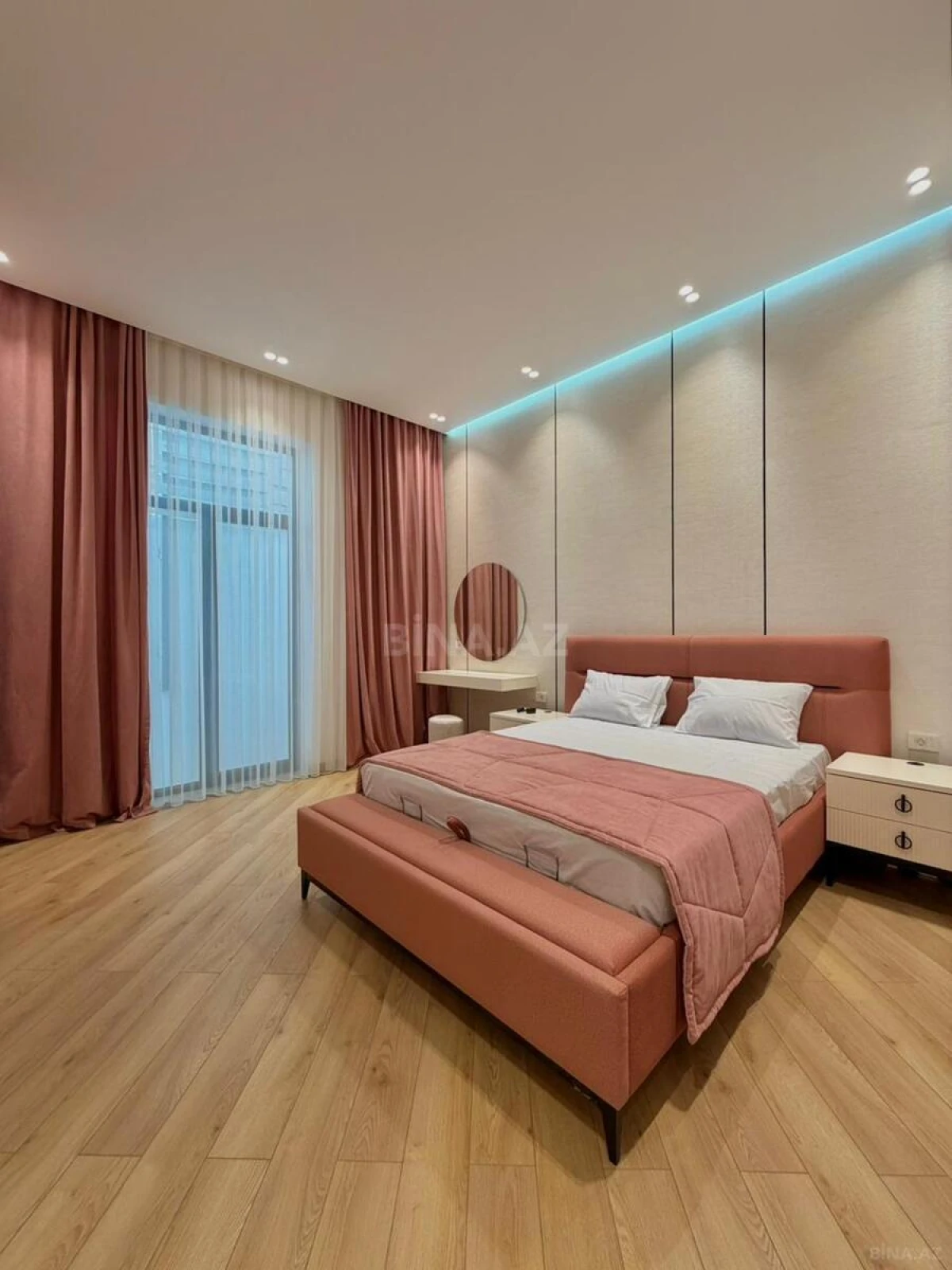 Satılır 5 otaqlı həyət evi 250 m²