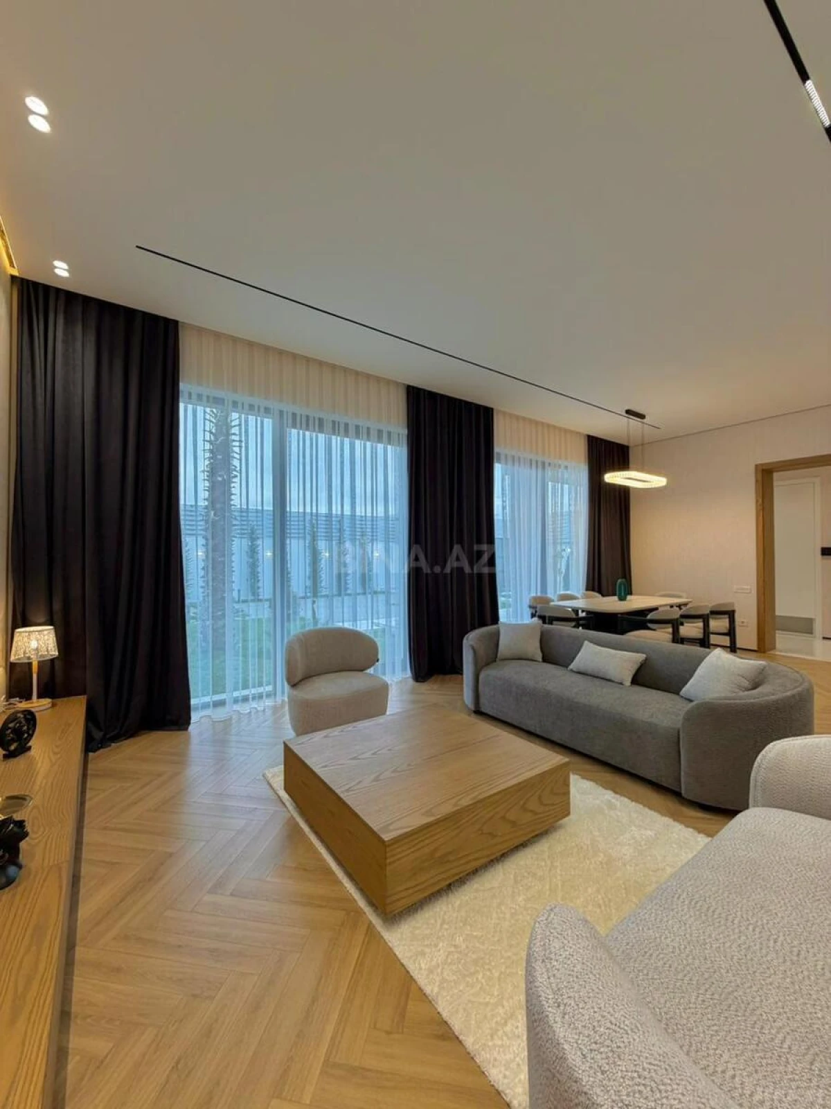 Satılır 5 otaqlı həyət evi 250 m²