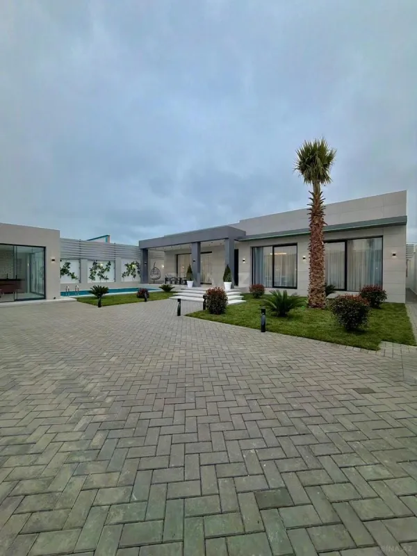 Satılır 5 otaqlı həyət evi 250 m²