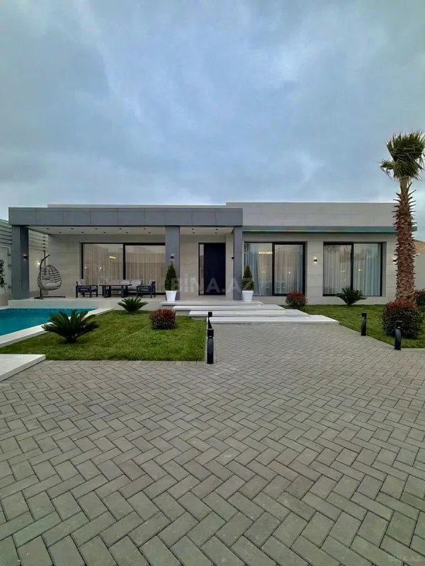 Satılır 5 otaqlı həyət evi 250 m²