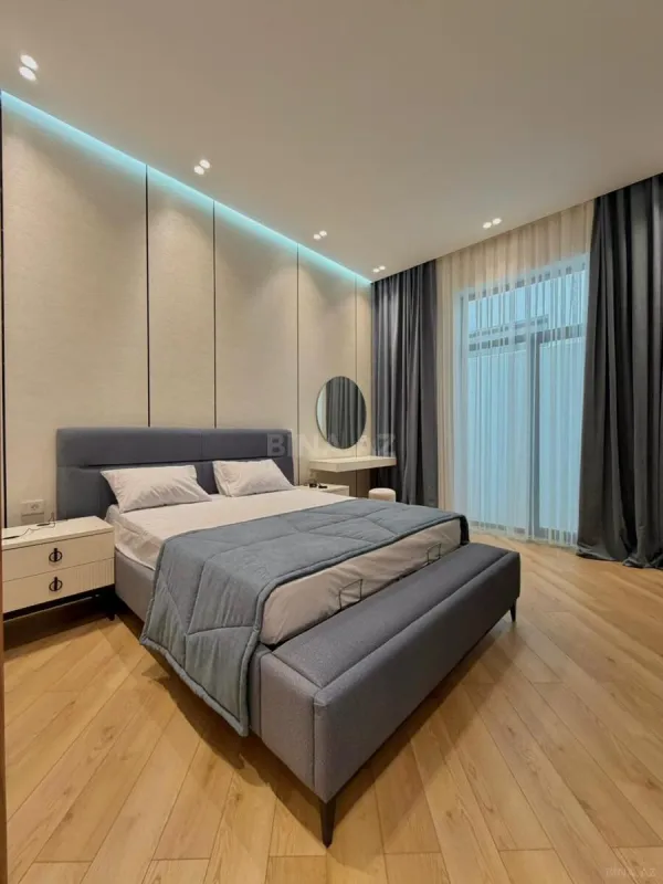 Satılır 5 otaqlı həyət evi 250 m²