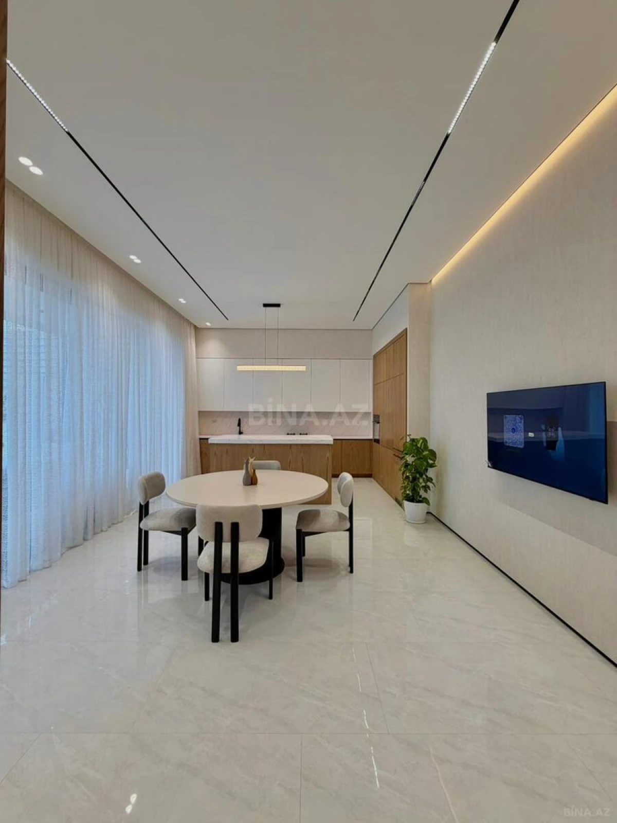 Satılır 5 otaqlı həyət evi 250 m²