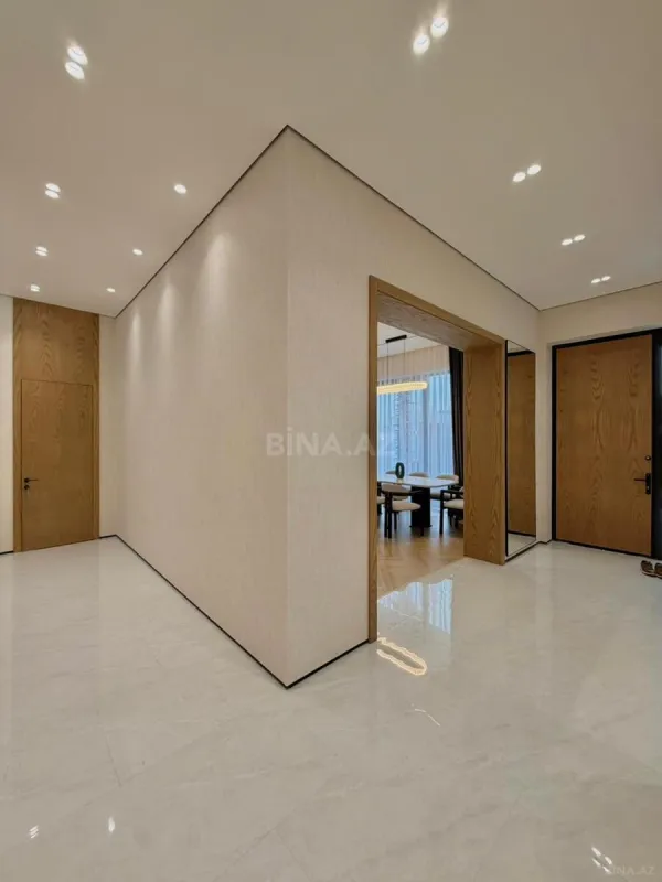Satılır 5 otaqlı həyət evi 250 m²