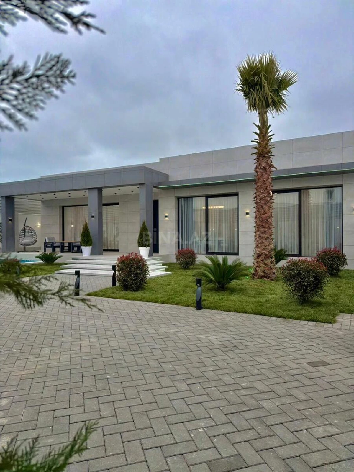 Satılır 5 otaqlı həyət evi 250 m²