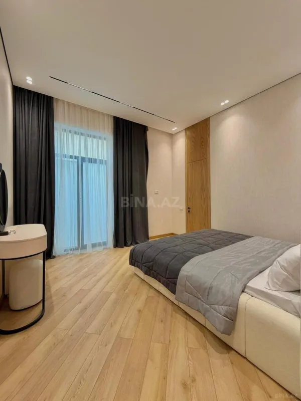 Satılır 5 otaqlı həyət evi 250 m²