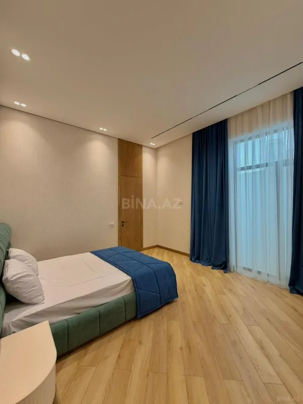 Satılır 5 otaqlı həyət evi 250 m²
