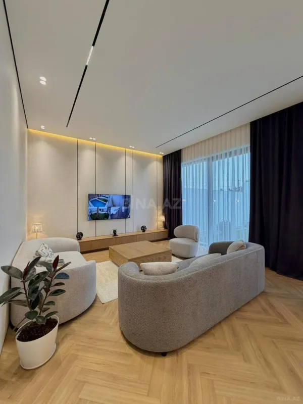 Satılır 5 otaqlı həyət evi 250 m²