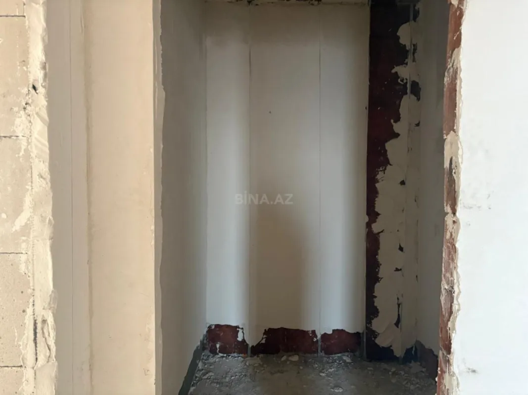 Satılır 3 otaqlı mənzil 136 m²