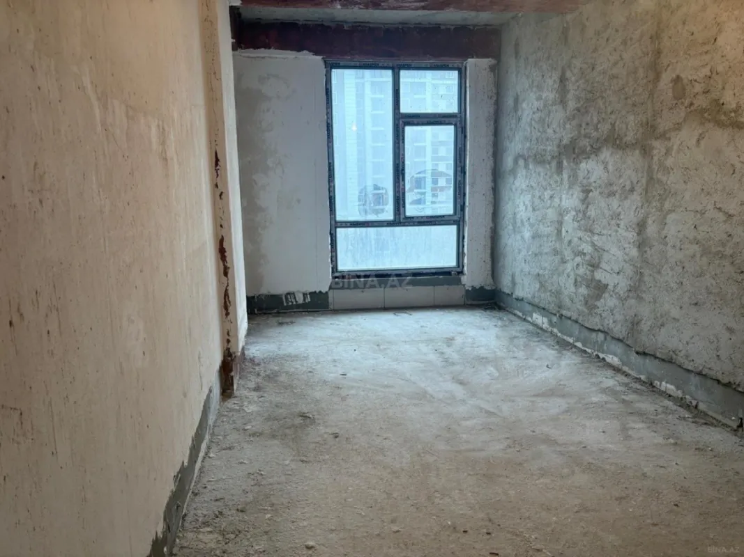 Satılır 3 otaqlı mənzil 136 m²