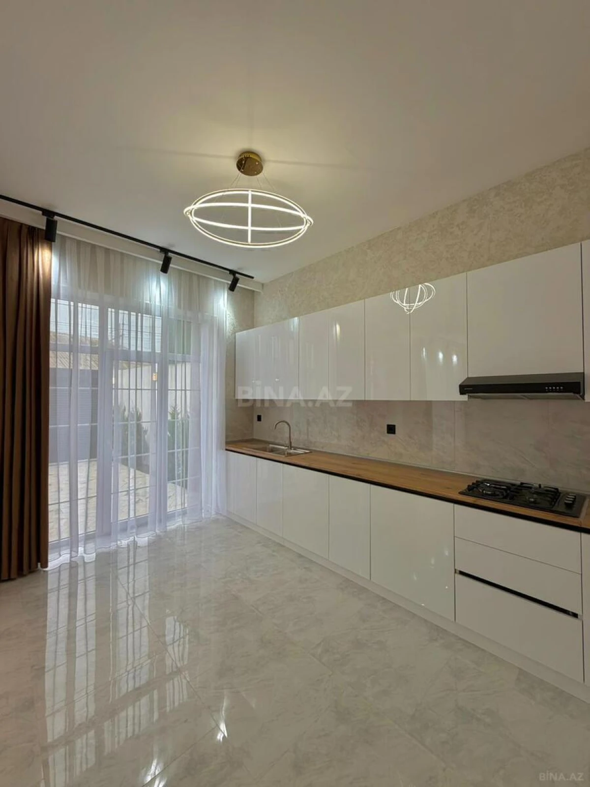 Satılır 4 otaqlı həyət evi 150 m²