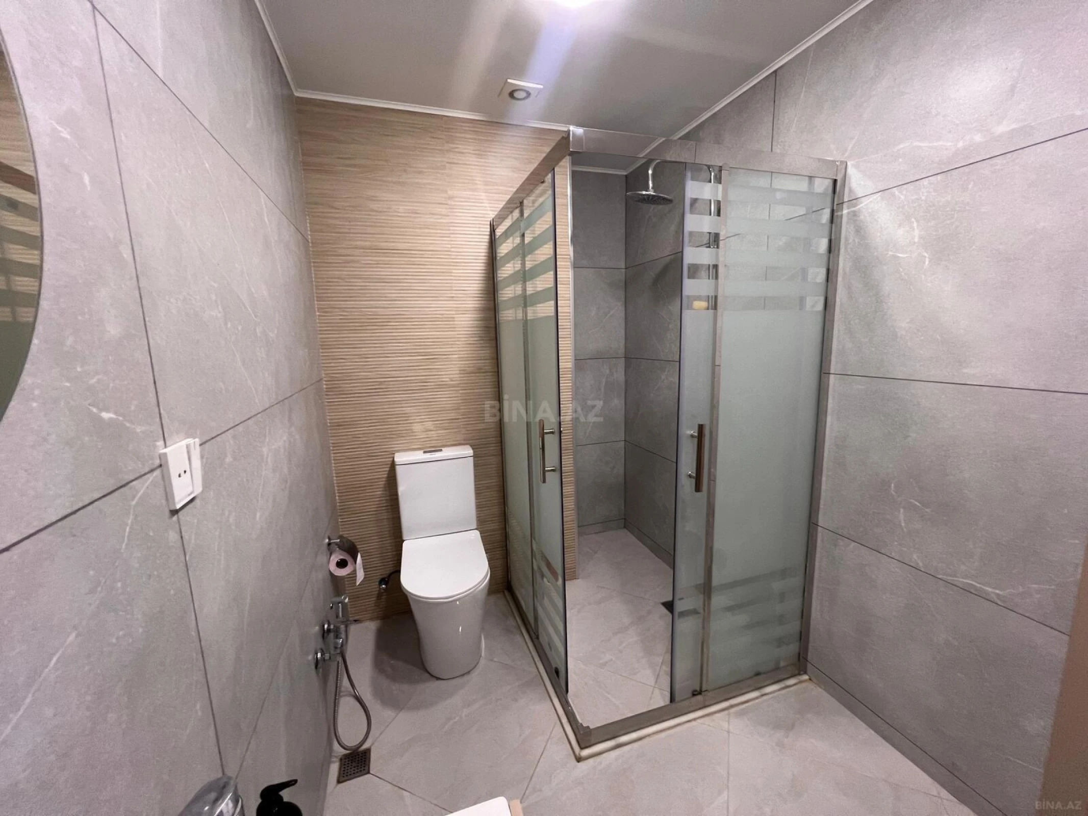 Satılır 2 otaqlı mənzil 87 m²