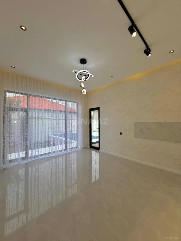 Satılır 4 otaqlı həyət evi 200 m²