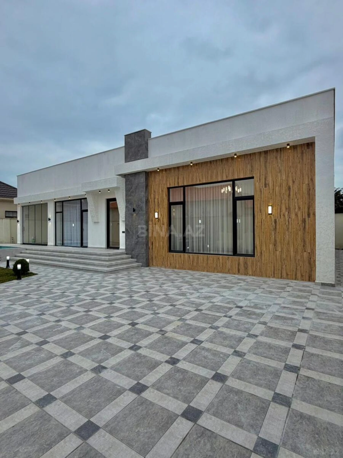 Satılır 4 otaqlı həyət evi 200 m²