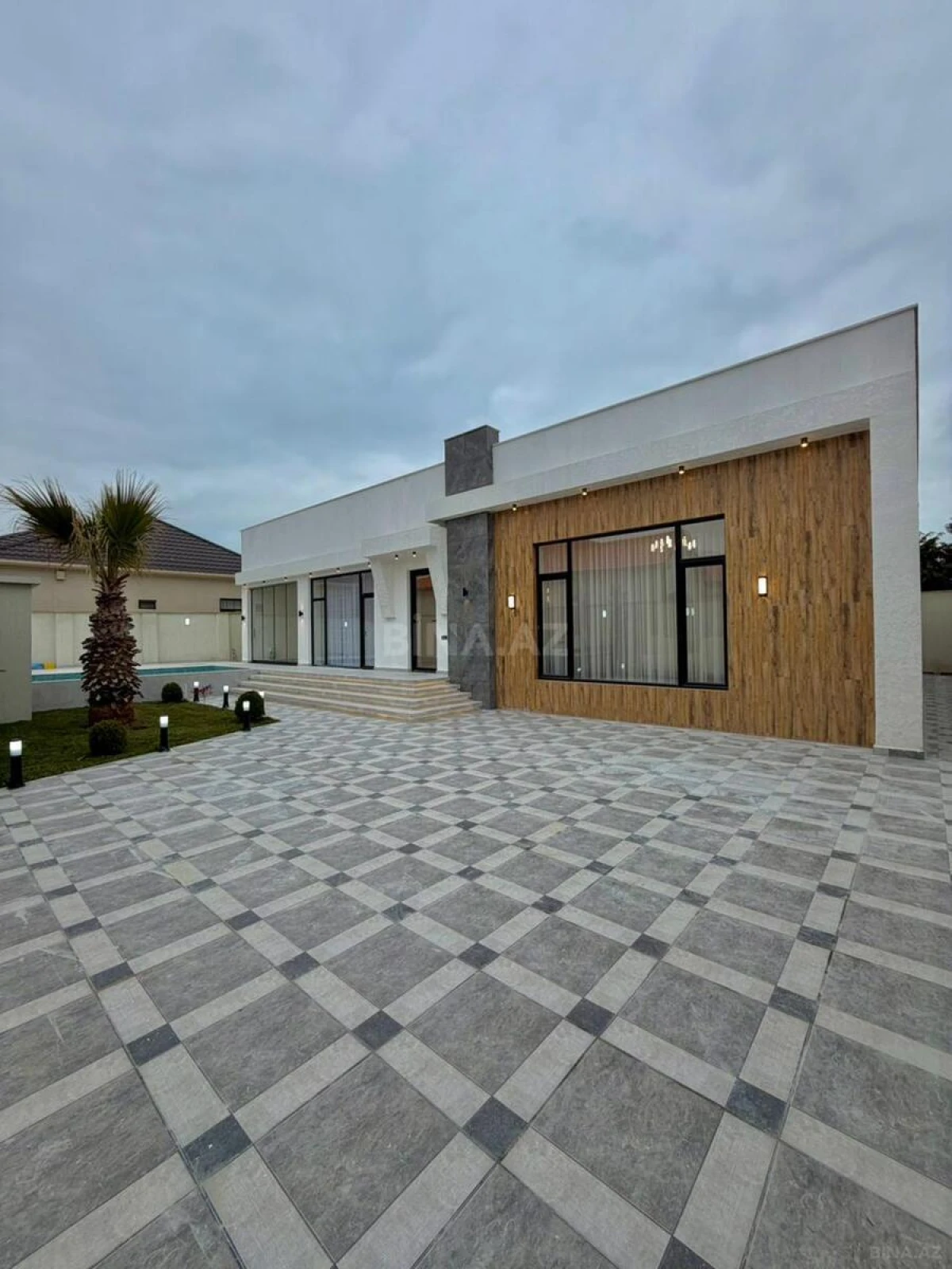 Satılır 4 otaqlı həyət evi 200 m²