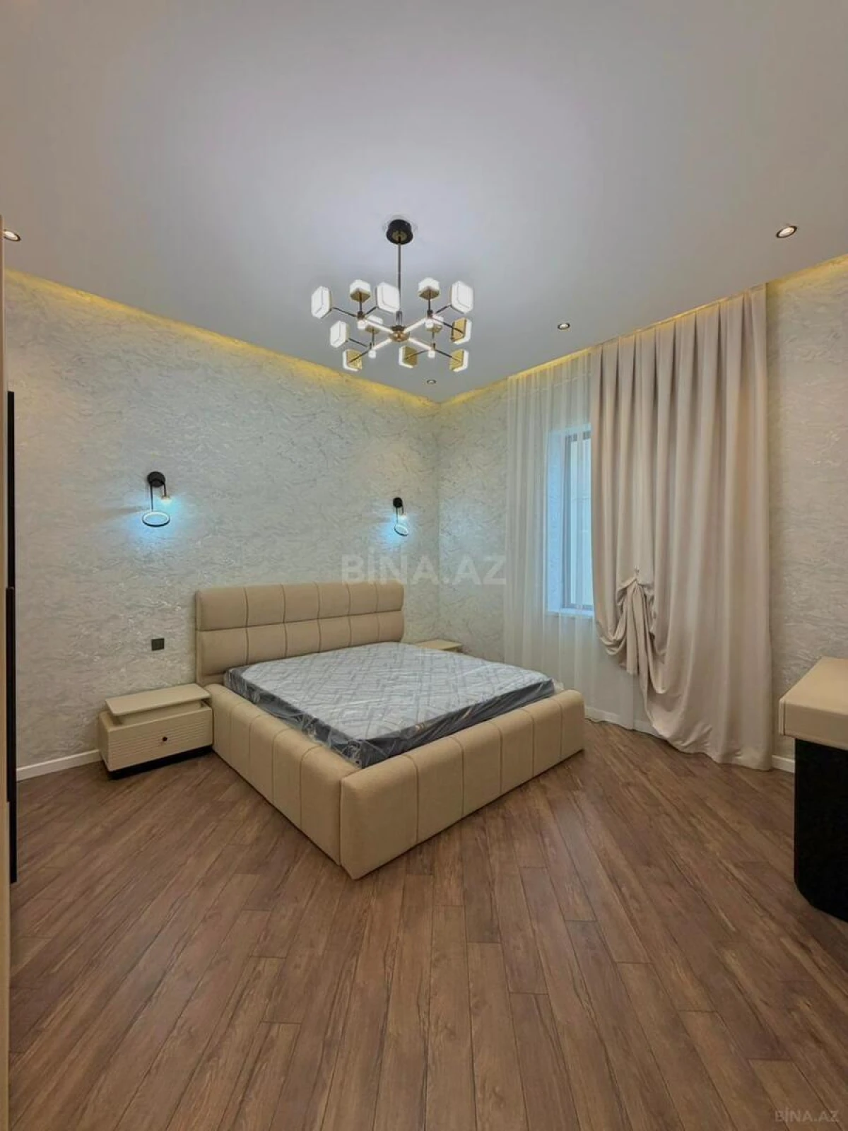 Satılır 4 otaqlı həyət evi 200 m²