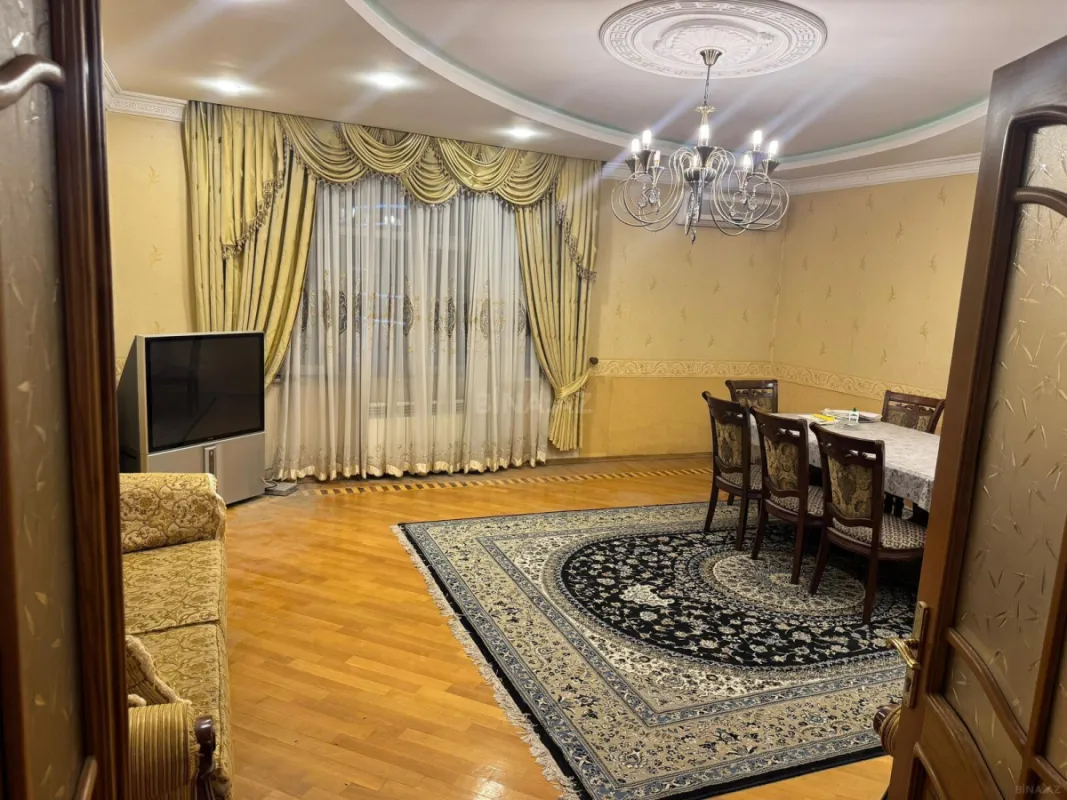 Kirayə verilir 3 otaqlı mənzil 145 m²