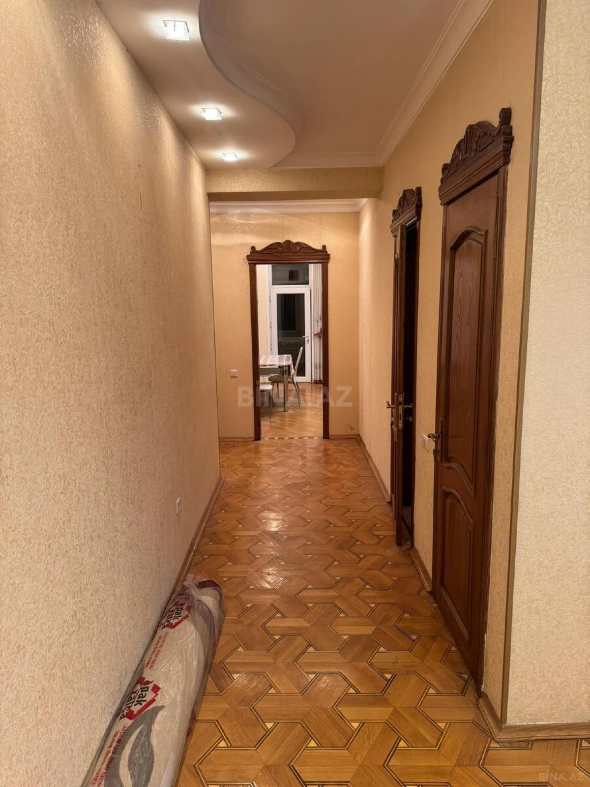 Kirayə verilir 3 otaqlı mənzil 145 m²