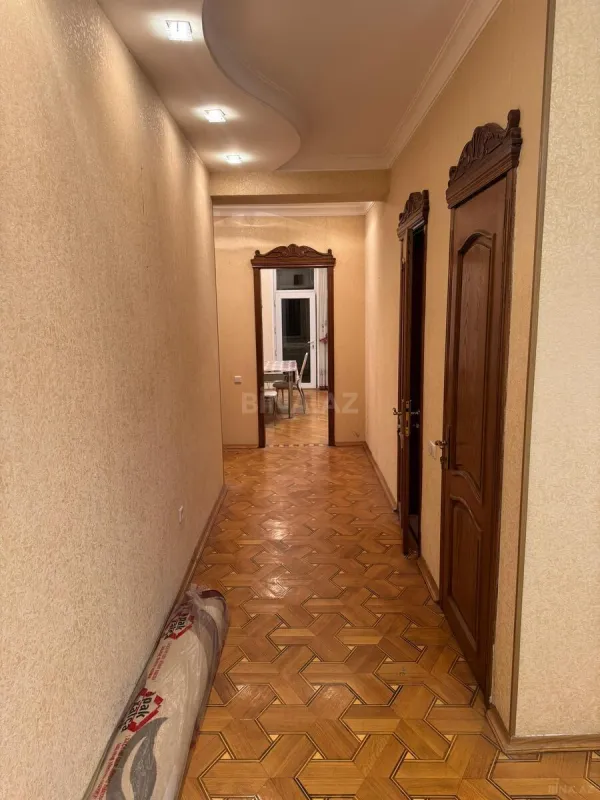 Kirayə verilir 3 otaqlı mənzil 145 m²