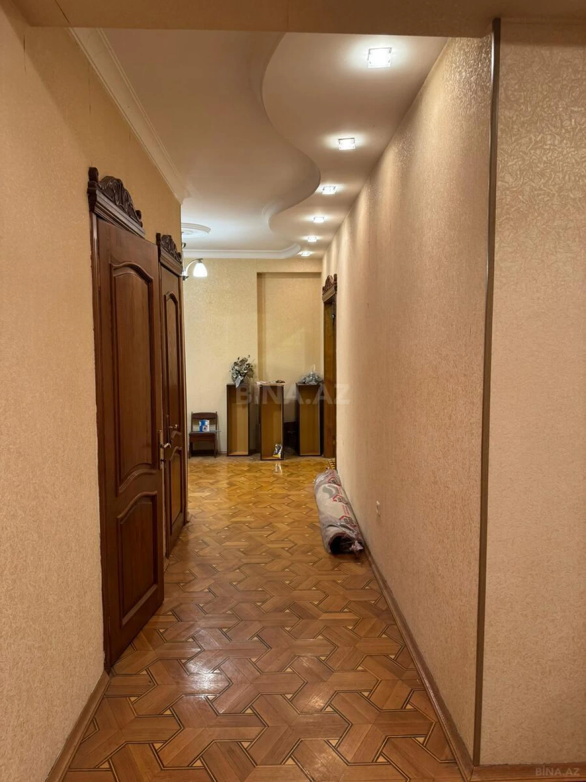 Kirayə verilir 3 otaqlı mənzil 145 m²