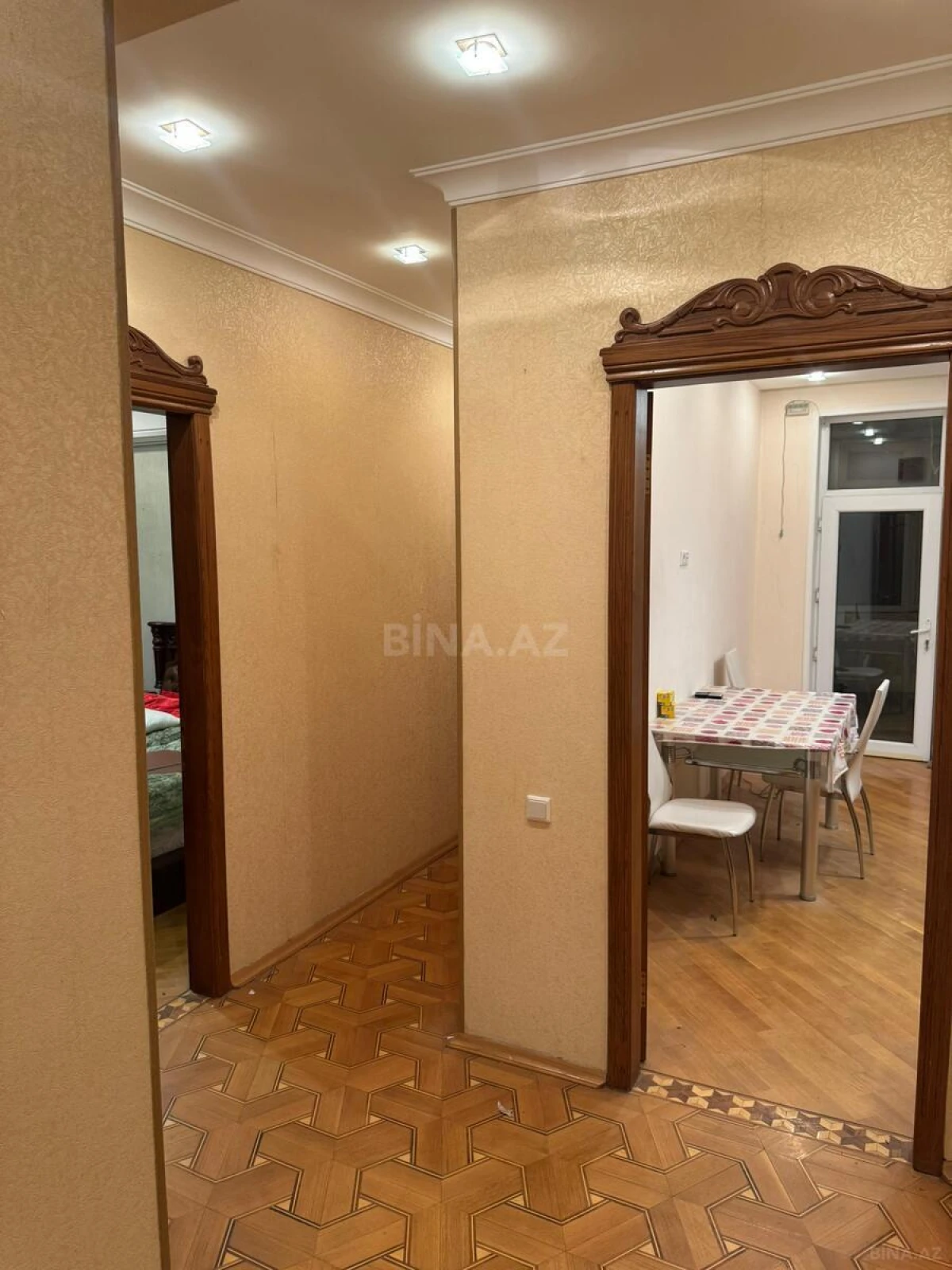 Kirayə verilir 3 otaqlı mənzil 145 m²