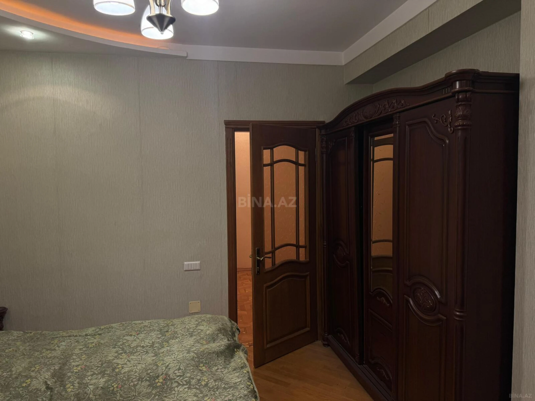 Kirayə verilir 3 otaqlı mənzil 145 m²