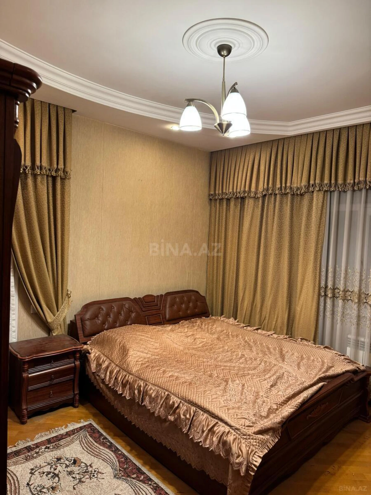 Kirayə verilir 3 otaqlı mənzil 145 m²