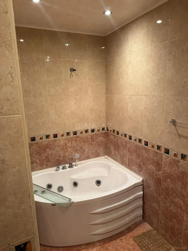 Kirayə verilir 3 otaqlı mənzil 145 m²