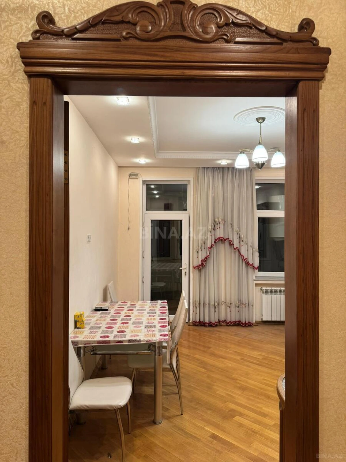 Kirayə verilir 3 otaqlı mənzil 145 m²