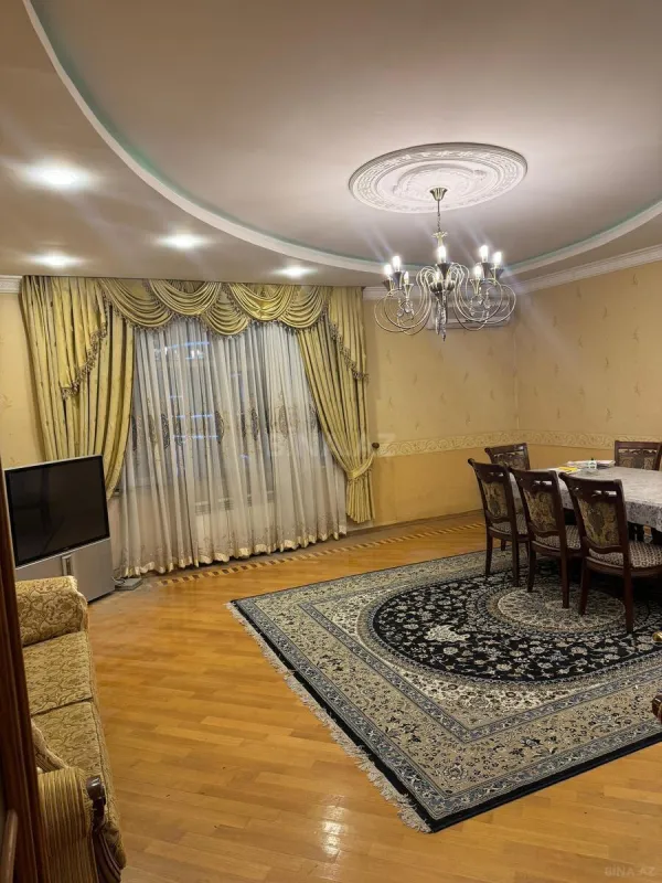 Kirayə verilir 3 otaqlı mənzil 145 m²