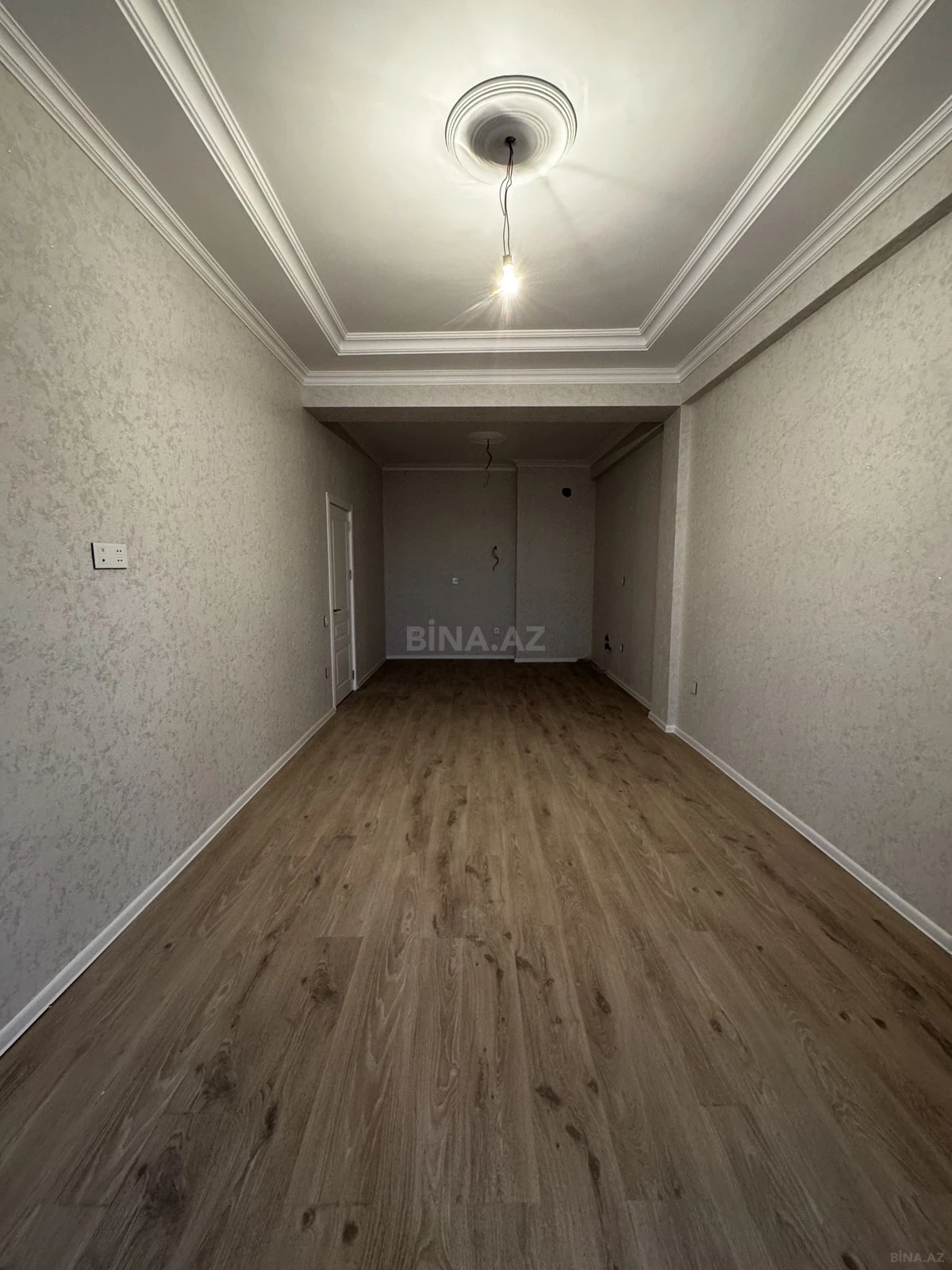 Satılır 2 otaqlı mənzil 76 m²