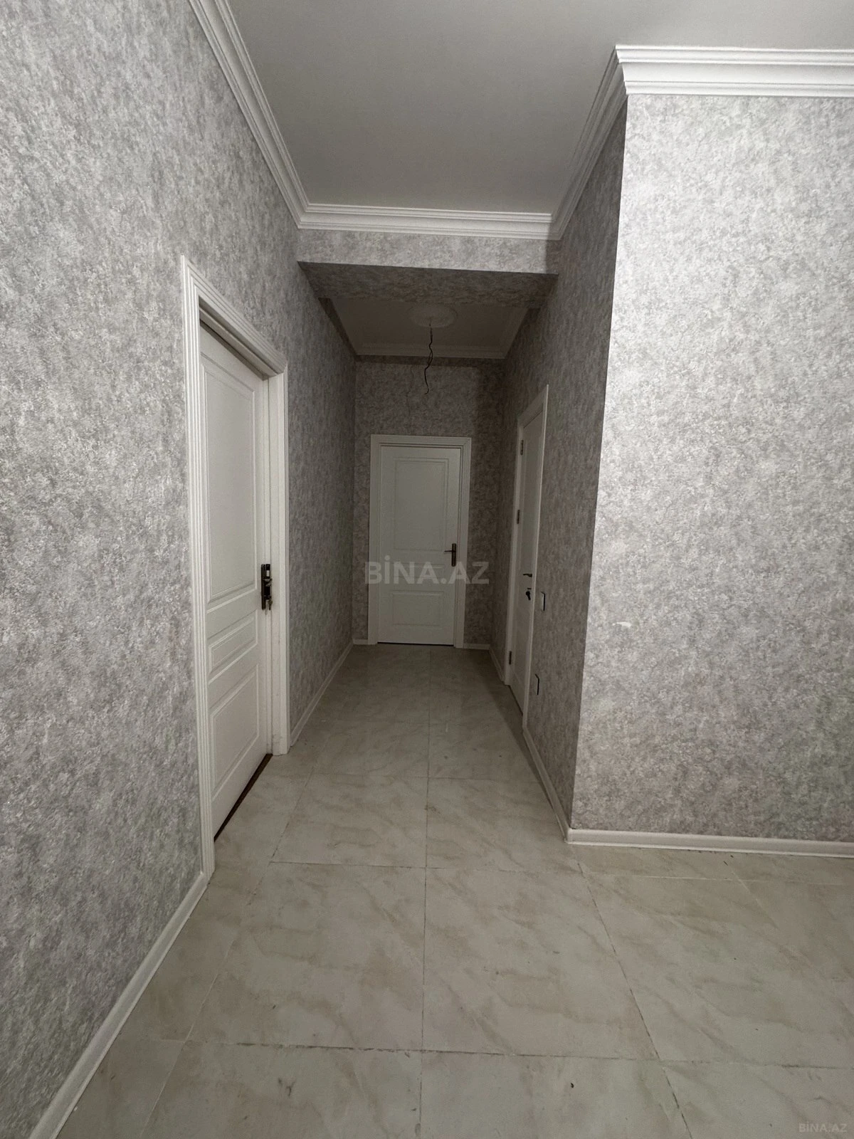 Satılır 2 otaqlı mənzil 76 m²