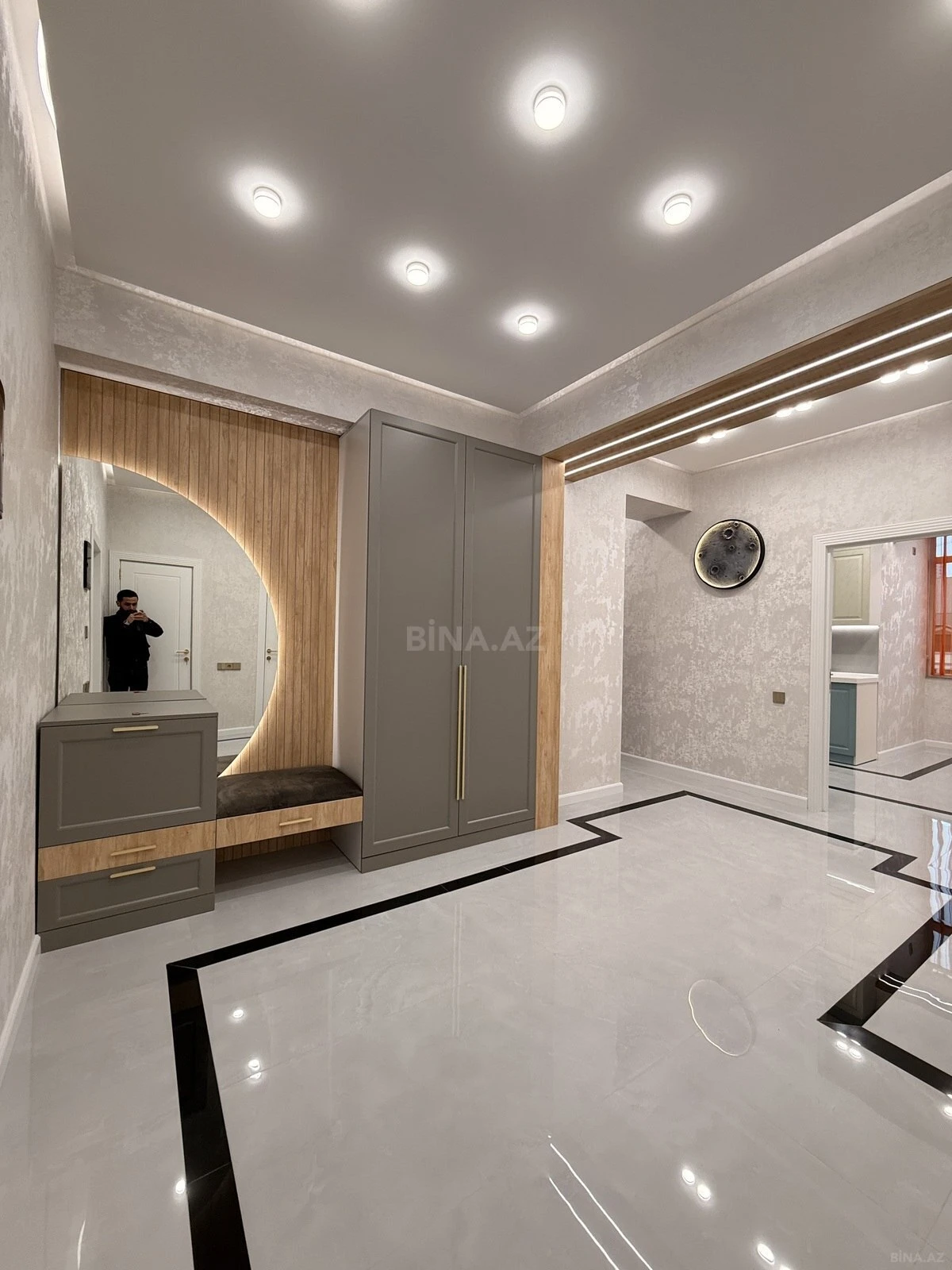 Satılır 2 otaqlı mənzil 84 m²