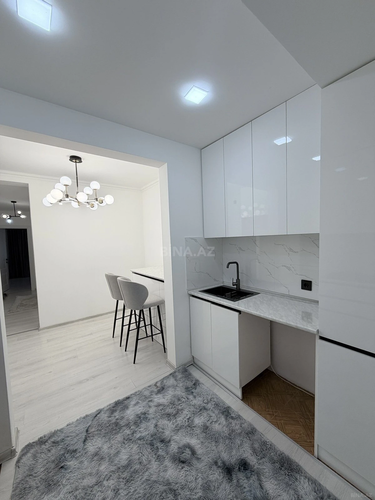 Satılır 2 otaqlı mənzil 60 m²
