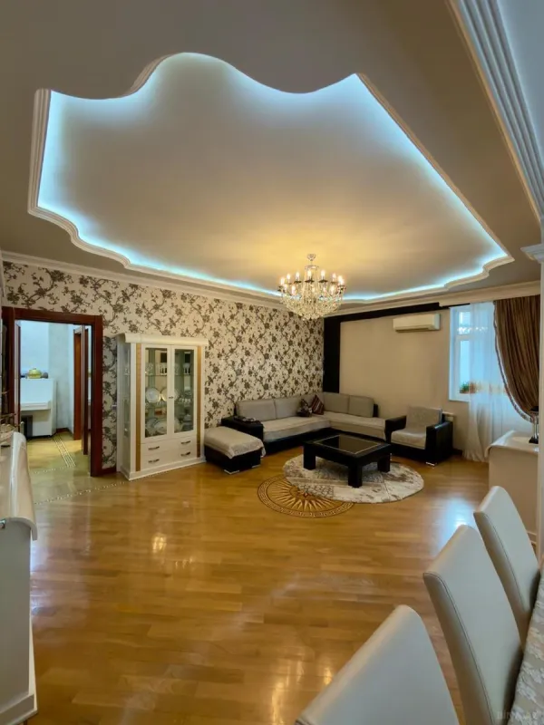 Satılır 3 otaqlı mənzil 100 m²