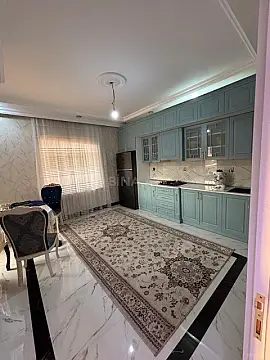 Satılır 6 otaqlı həyət evi 340 m²