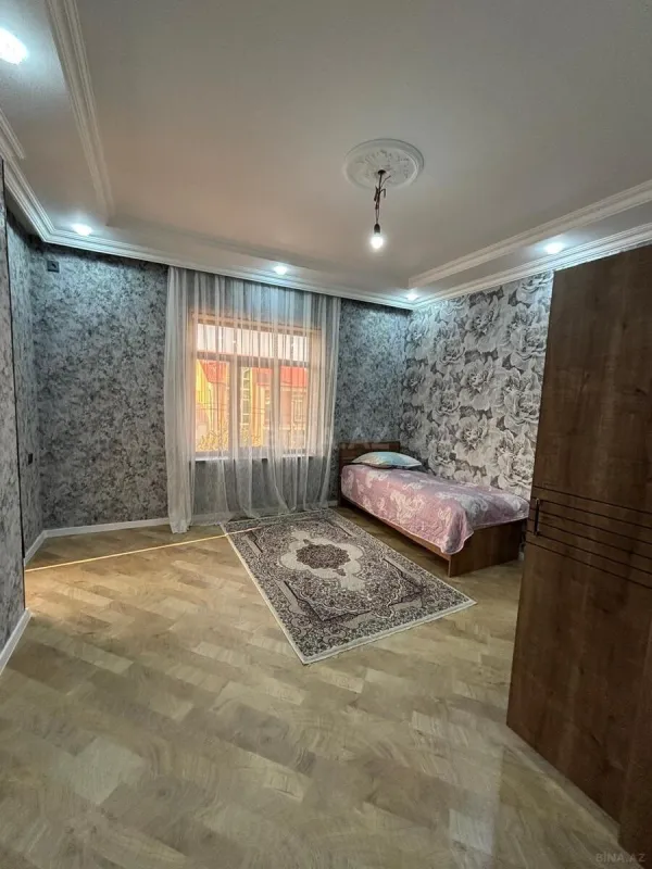 Satılır 6 otaqlı həyət evi 340 m²
