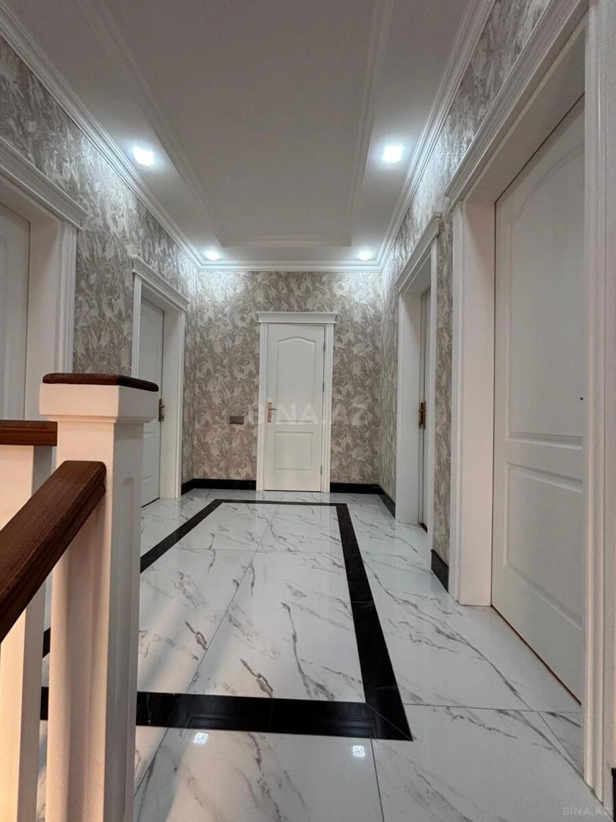 Satılır 6 otaqlı həyət evi 340 m²